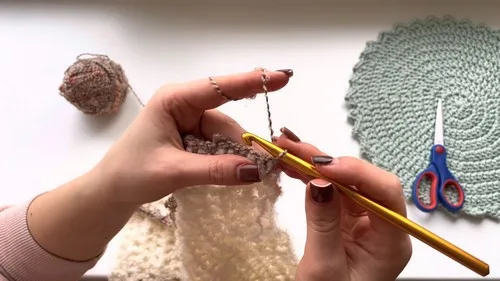 Bouclé double crochet sweater pattern for cozy layers — photo 2
