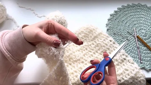 Bouclé double crochet sweater pattern for cozy layers — photo 4