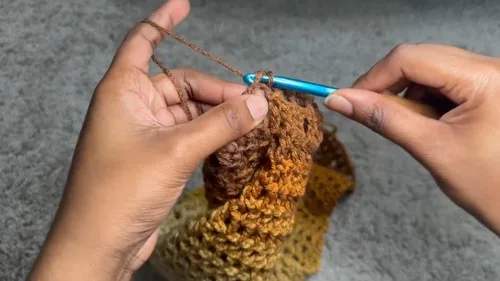 Cozy double crochet bolero using just one stitch repeat — photo 5