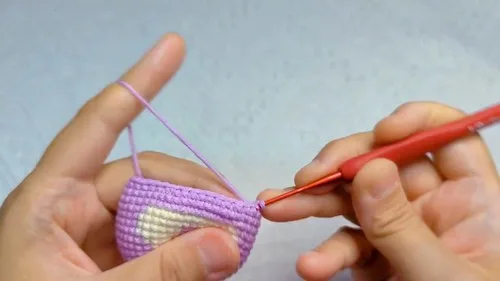 Crochet a Stella Lou amigurumi with a stuffed belly — photo 4