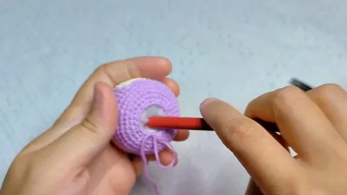 Crochet a Stella Lou amigurumi with a stuffed belly — photo 5