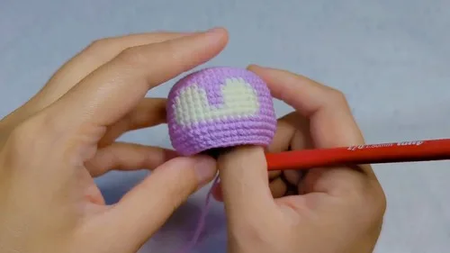 Crochet a Stella Lou amigurumi with a stuffed belly — photo 6