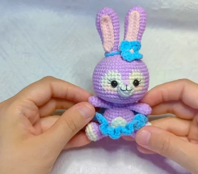 Crochet a Stella Lou amigurumi with a stuffed belly
