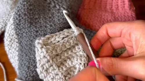 How to Crochet a Raglan Pullover With Ribbed Collar and Cuffs — photo 4