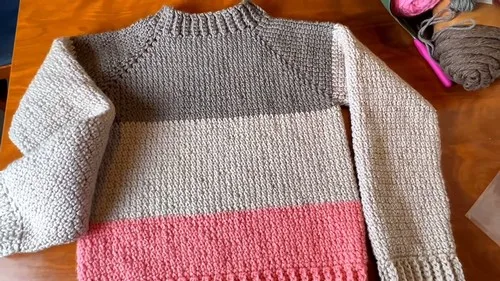 How to Crochet a Raglan Pullover With Ribbed Collar and Cuffs