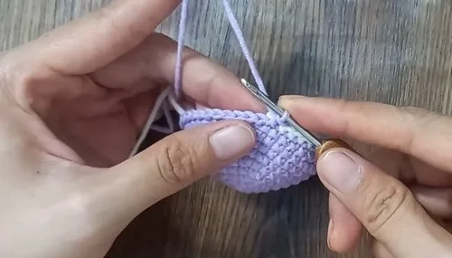 Single crochet penguin amigurumi with a rounded, stuffable body — photo 3
