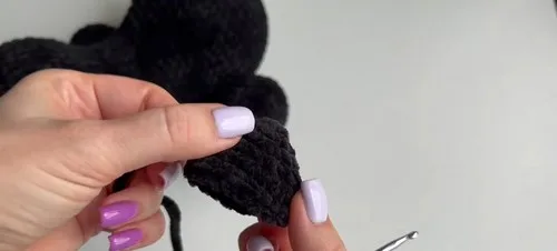 Crochet a sleeping cat amigurumi with a curled tail — photo 4