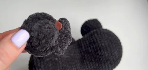 Crochet a sleeping cat amigurumi with a curled tail — photo 5
