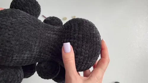 Crochet a sleeping cat amigurumi with a curled tail — photo 6