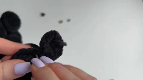 Crochet a sleeping cat amigurumi with a curled tail — photo 7